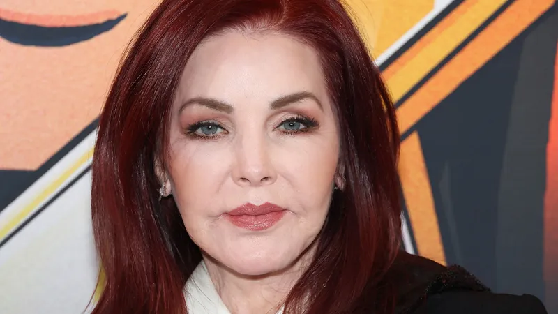 priscilla presley height